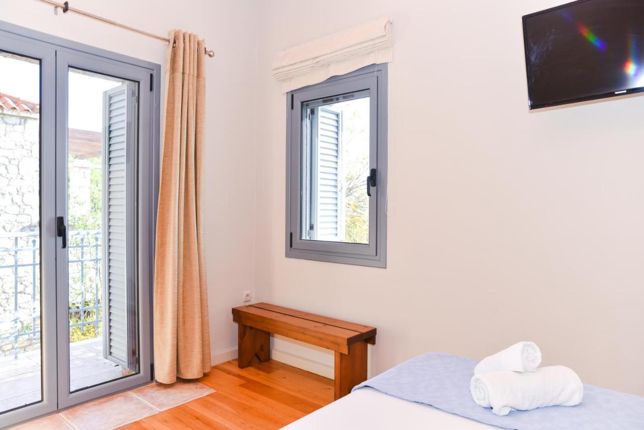 Ryalos Villas 卡拉马塔 外观 照片