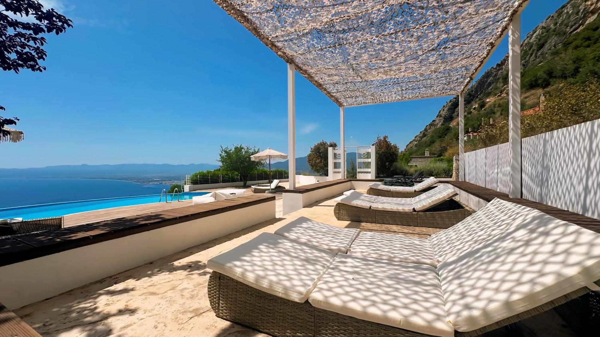 Ryalos Villas 卡拉马塔 外观 照片