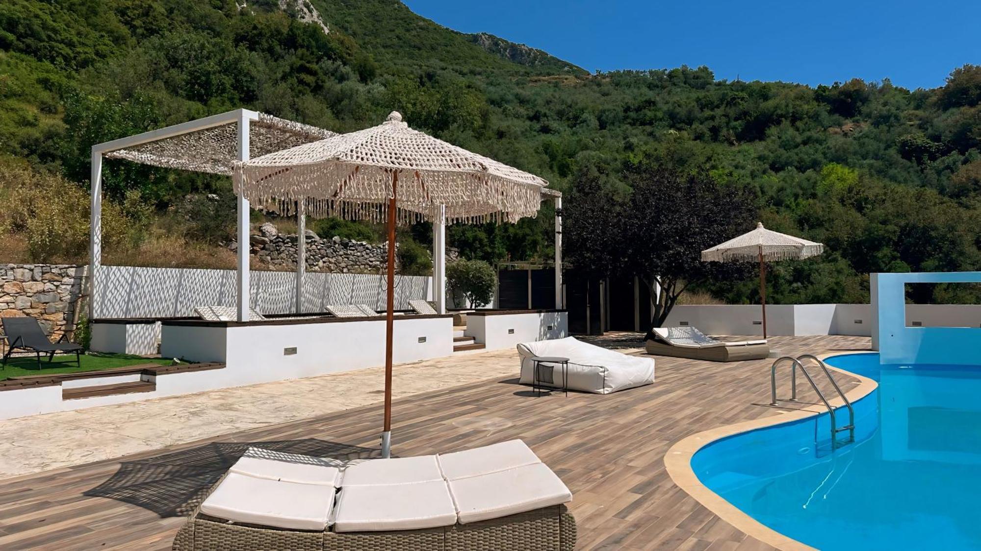 Ryalos Villas 卡拉马塔 外观 照片