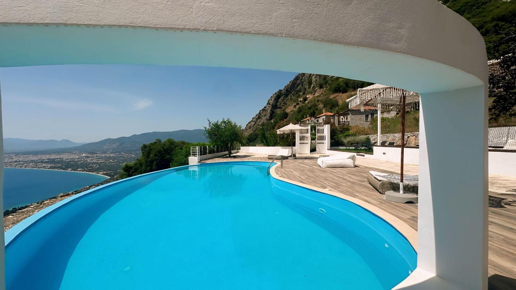 Ryalos Villas 卡拉马塔 外观 照片