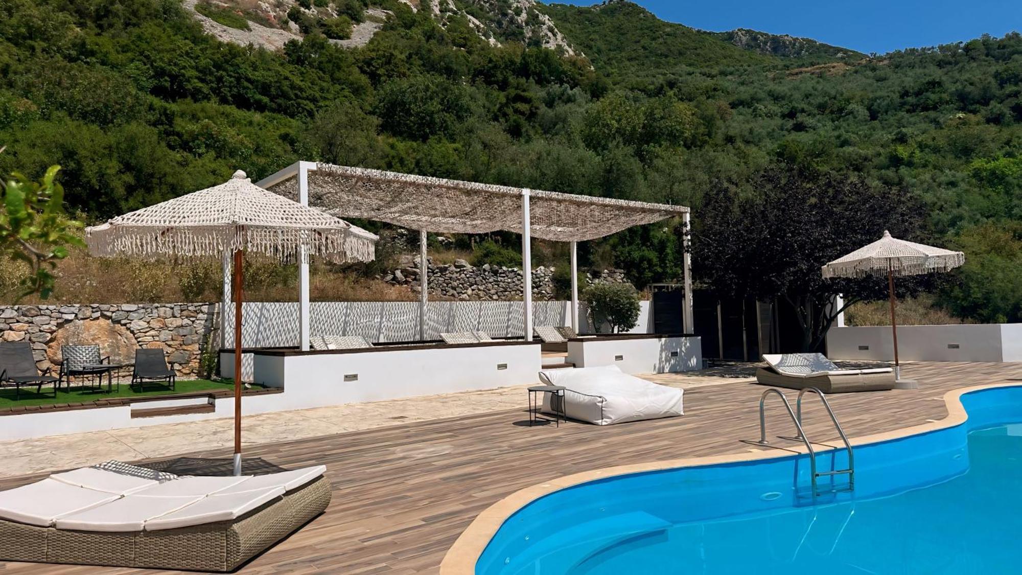 Ryalos Villas 卡拉马塔 外观 照片