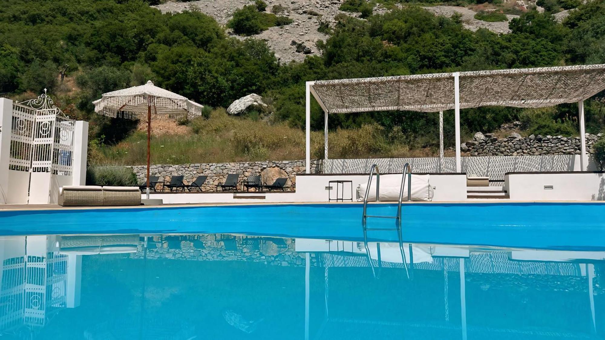Ryalos Villas 卡拉马塔 外观 照片